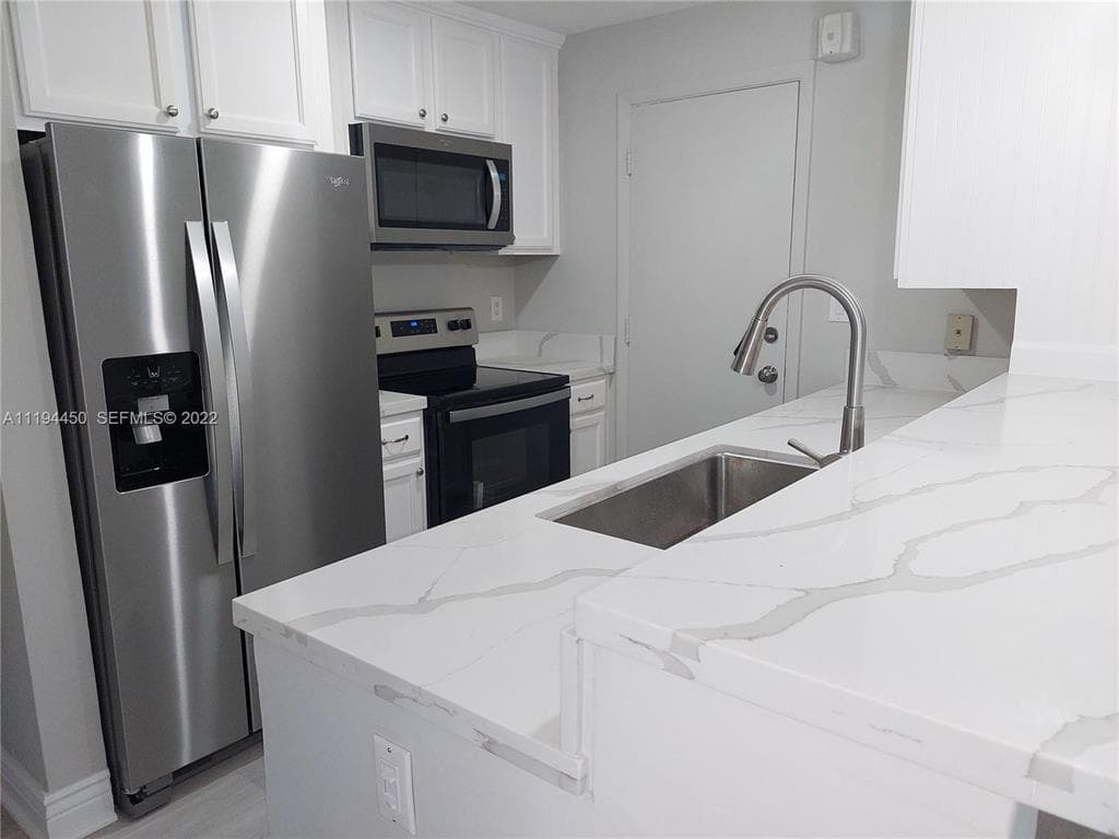 1700 SE 15th Street SE 309 photo 6