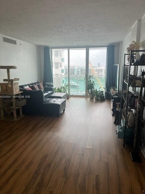 3001 Ocean Dr 1437 photo 16