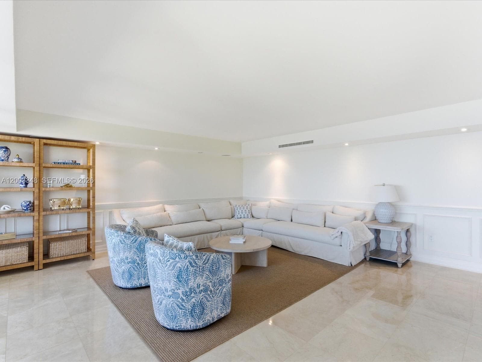600 Grapetree Dr 10BN photo 17