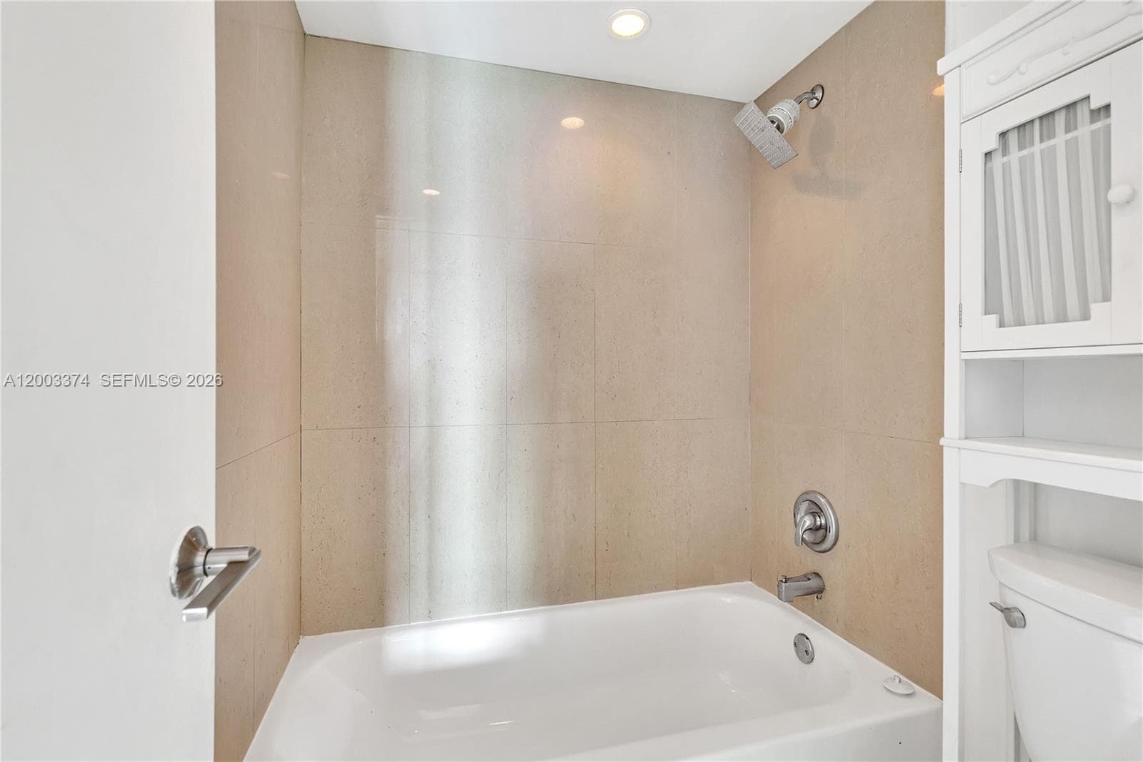 100 Bayview Dr 1002 photo 17