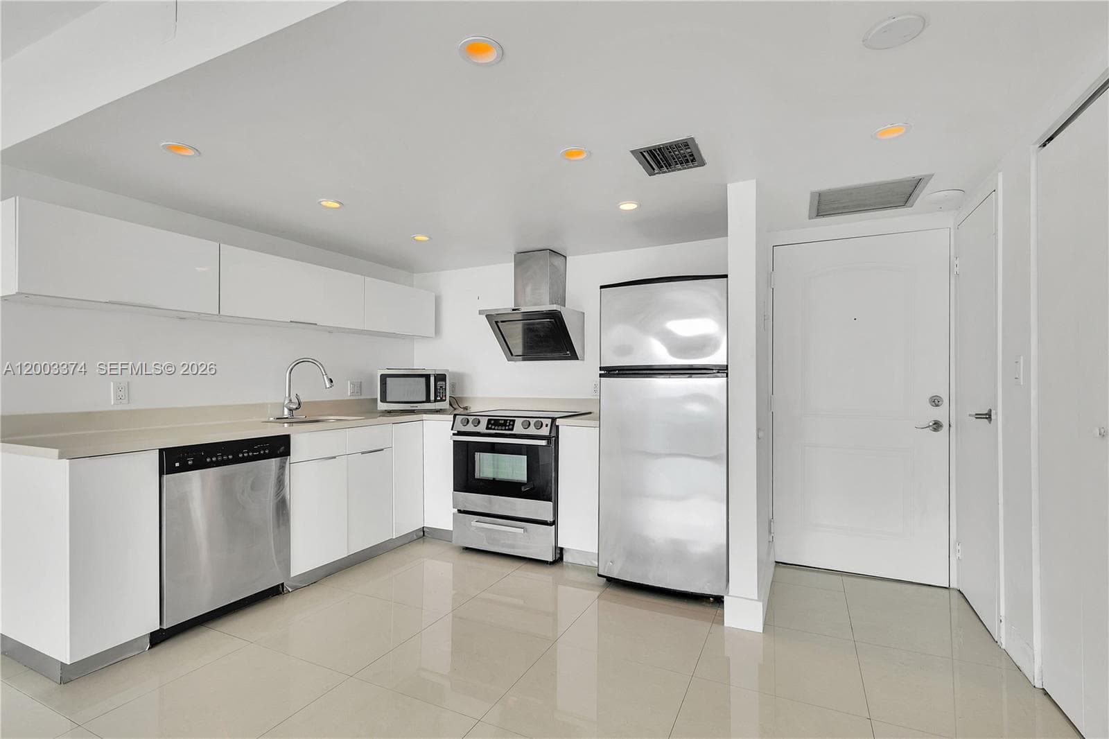 100 Bayview Dr 1002 photo 7