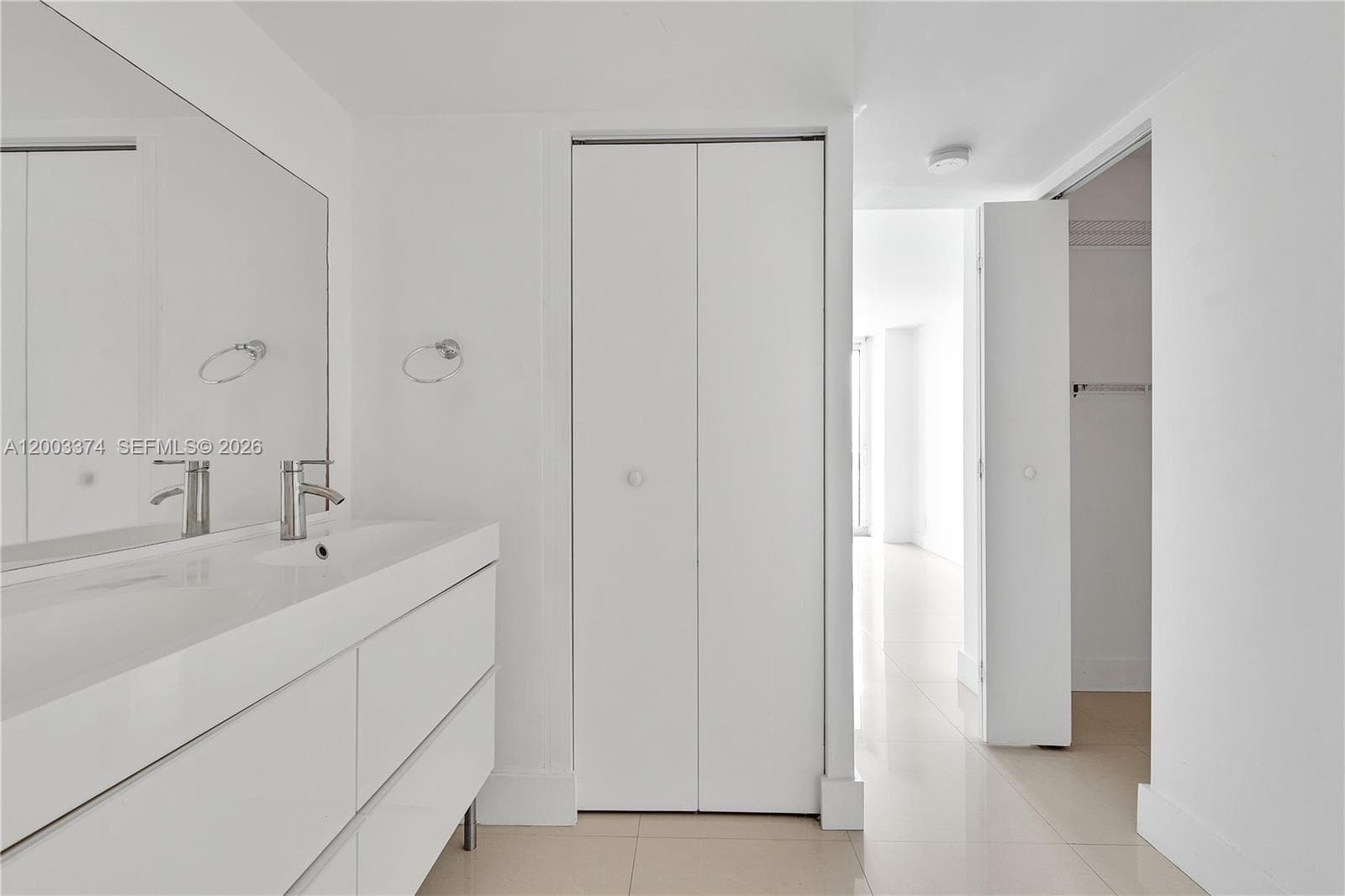 100 Bayview Dr 1002 photo 19