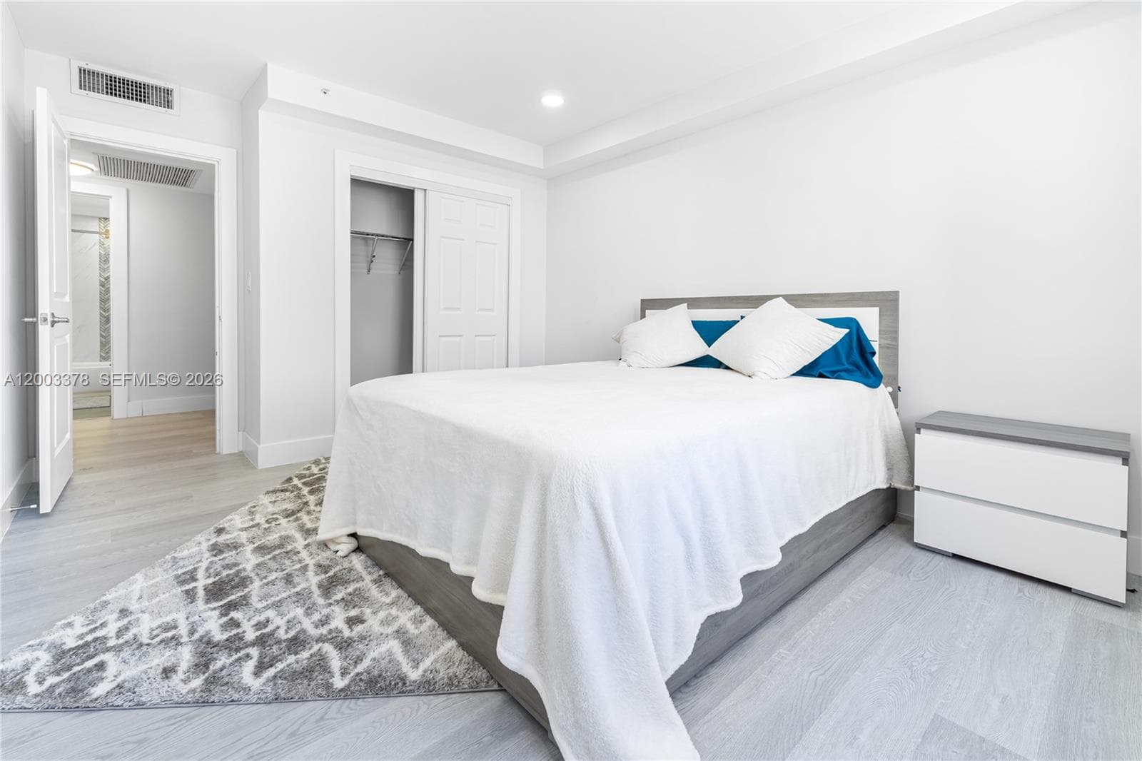 2501 Ocean Dr 536 photo 12