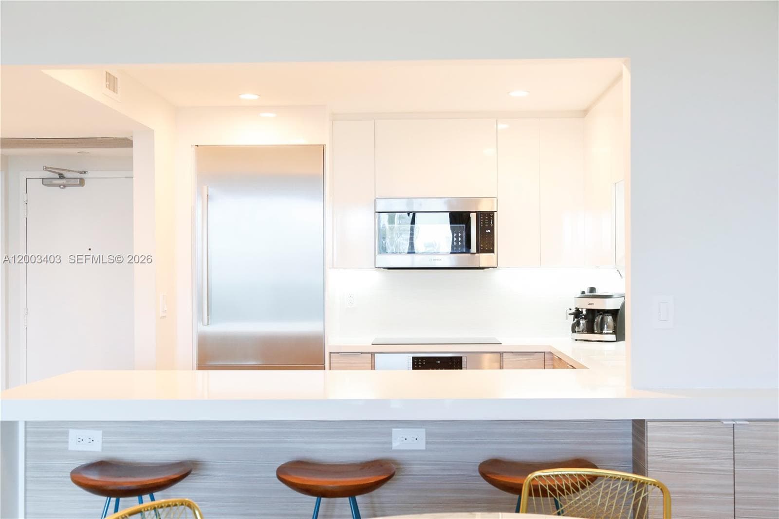 2301 Collins Ave 334 photo 6