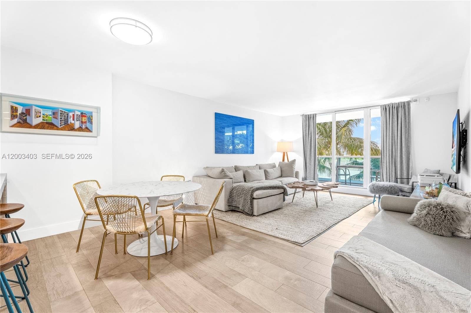 2301 Collins Ave 334 photo 1