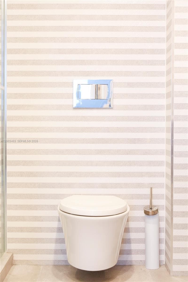 2301 Collins Ave 334 photo 20