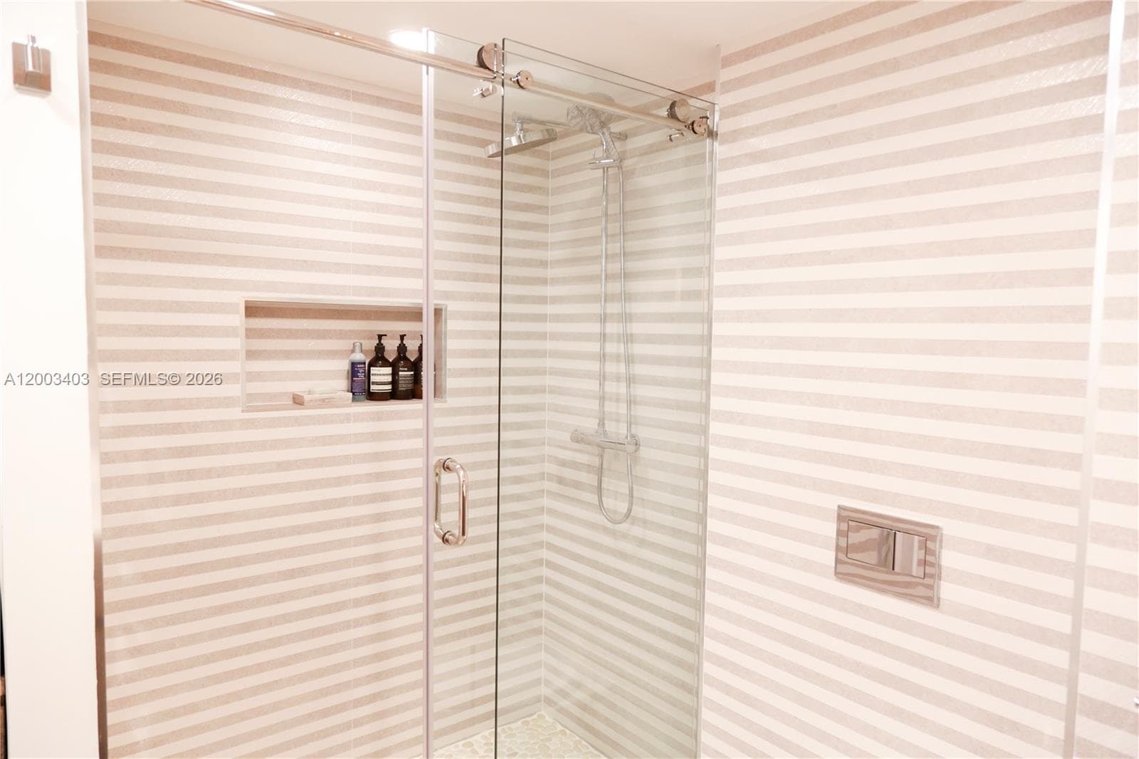 2301 Collins Ave 334 photo 19