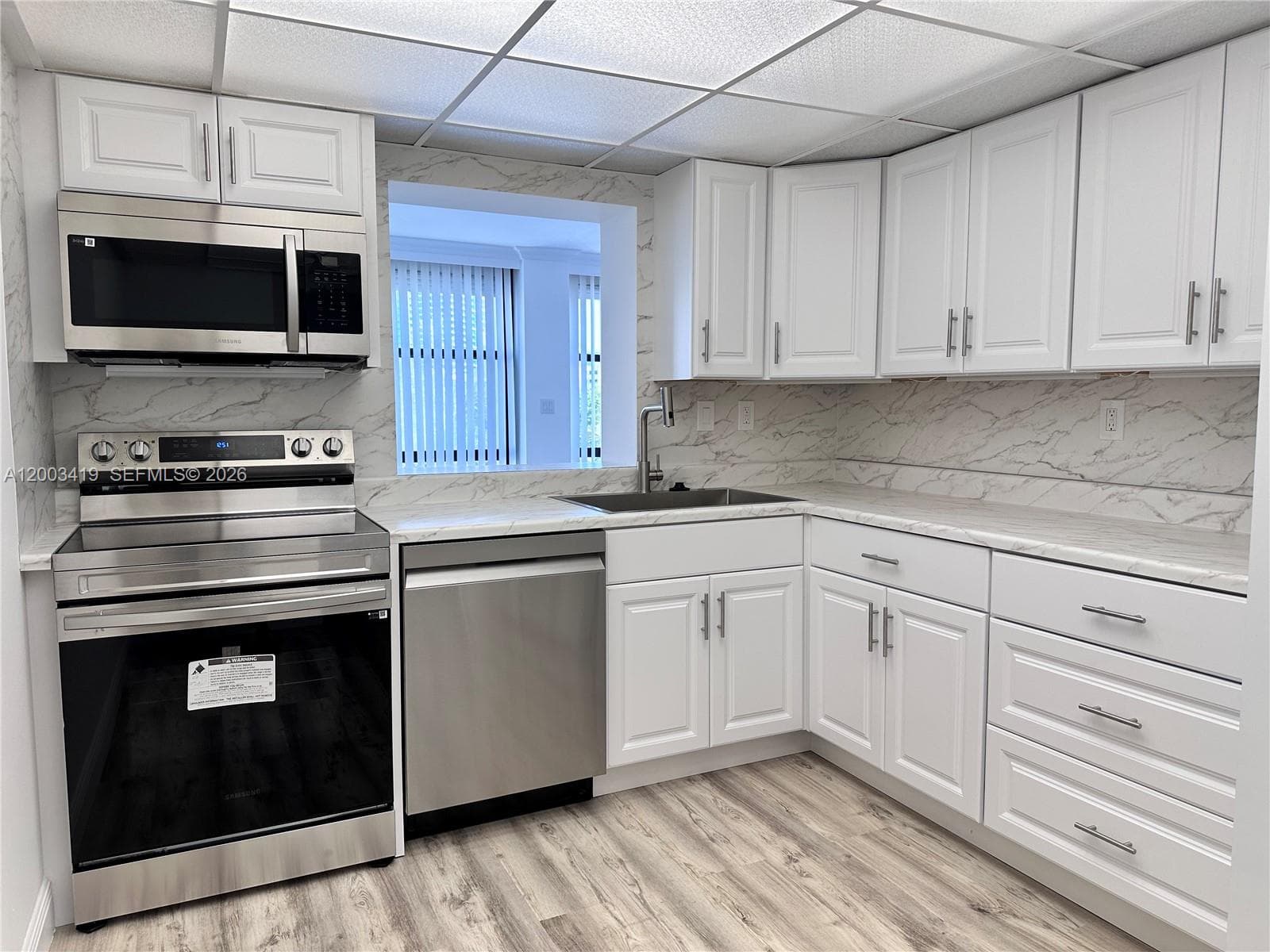 800 Parkview Dr 522 photo 13