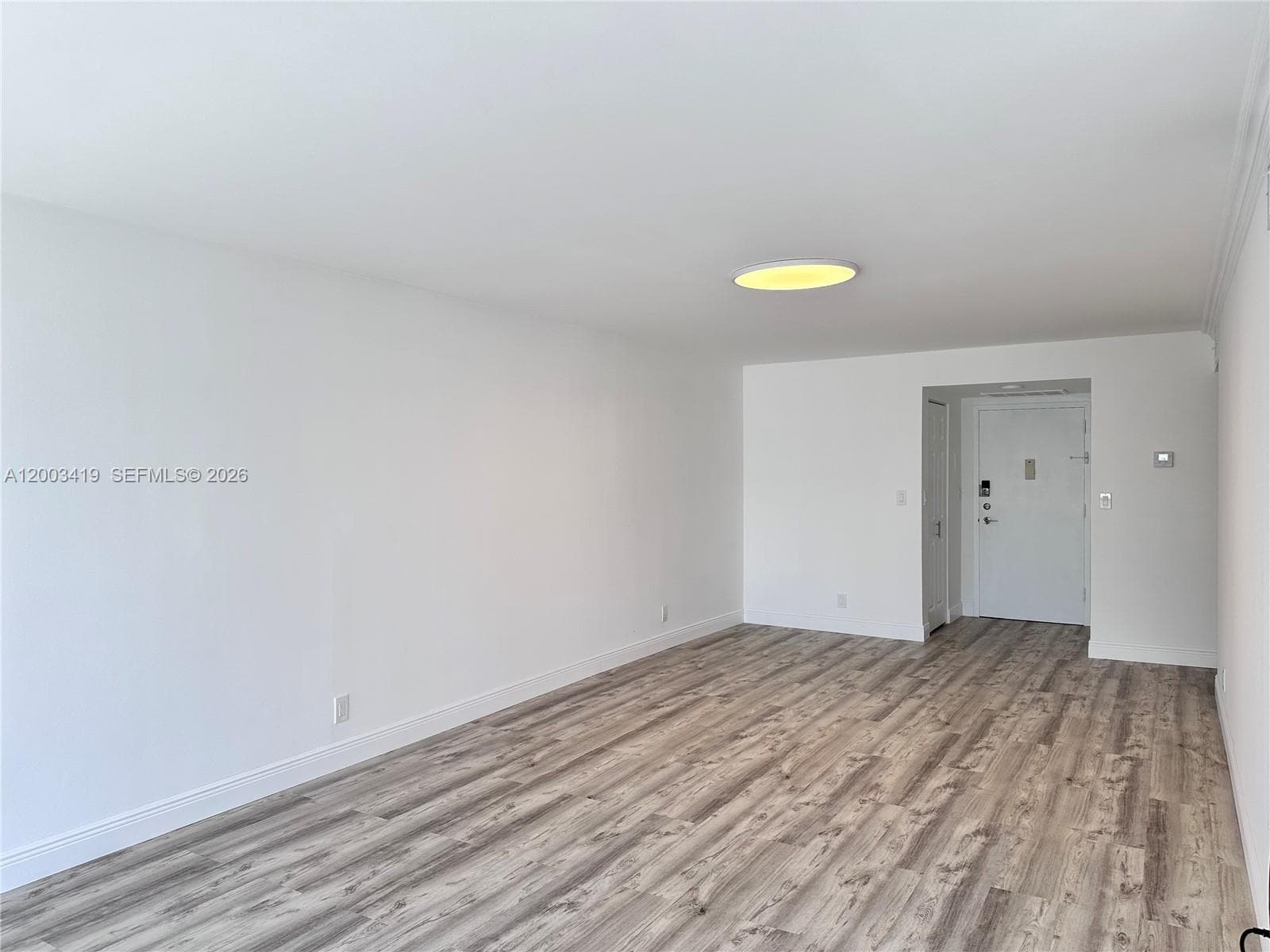 800 Parkview Dr 522 photo 9