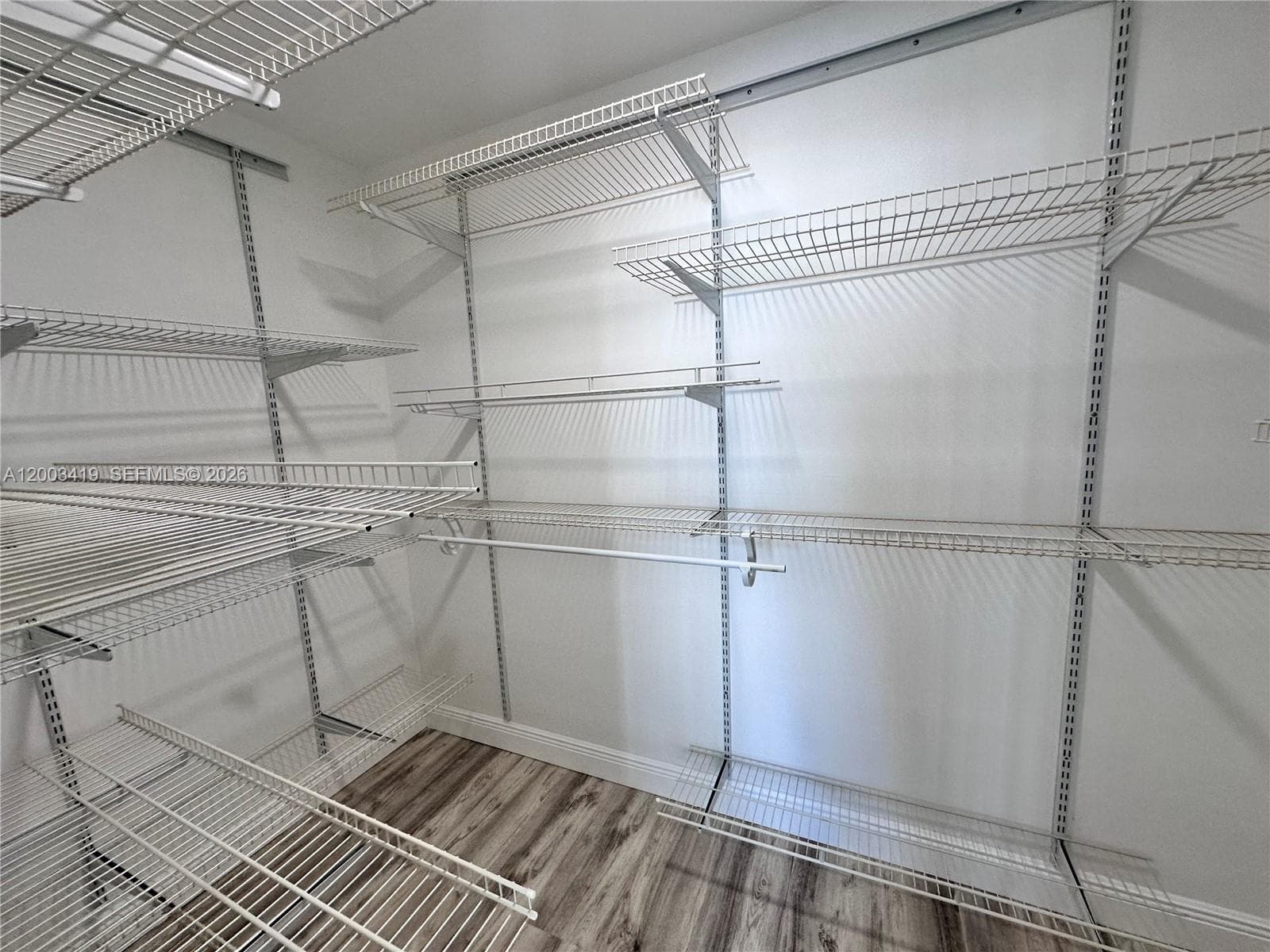 800 Parkview Dr 522 photo 18