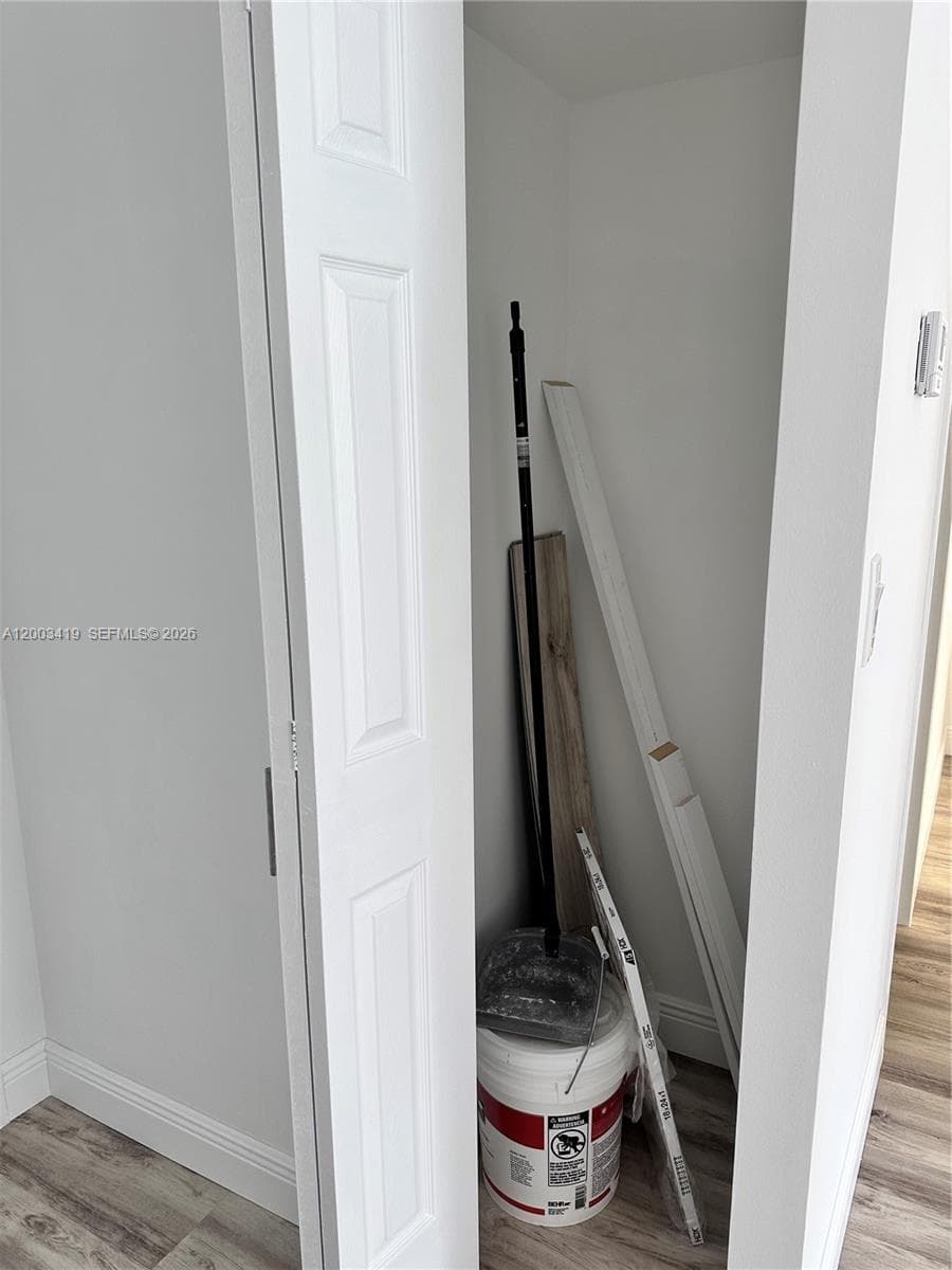 800 Parkview Dr 522 photo 11