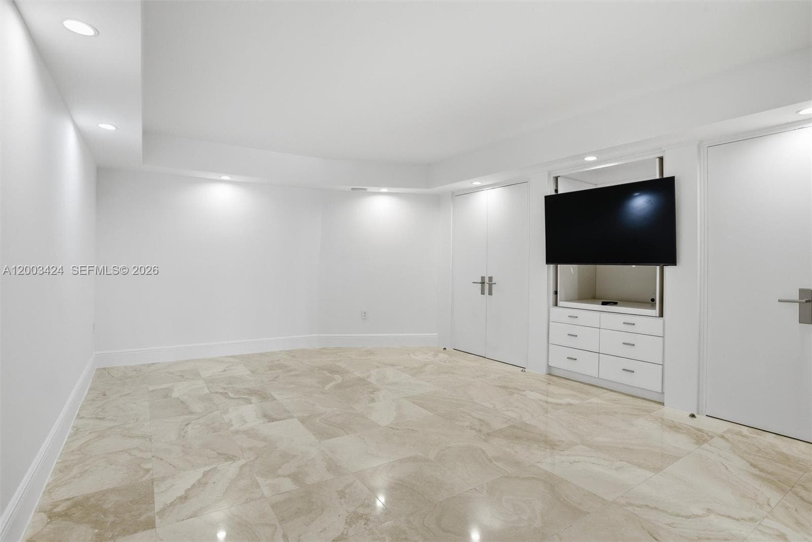 600 Grapetree Dr 4BS photo 23