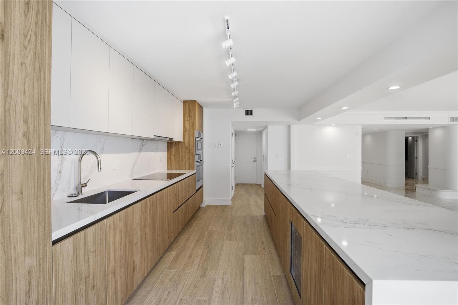 600 Grapetree Dr 4BS photo 13