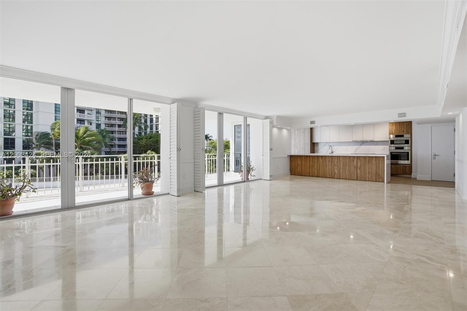 600 Grapetree Dr 4BS photo 3