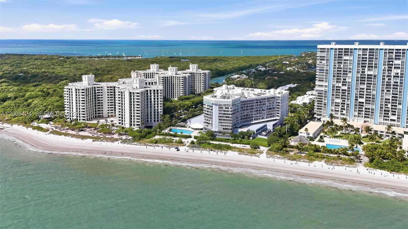 600 Grapetree Dr 4BS photo 1