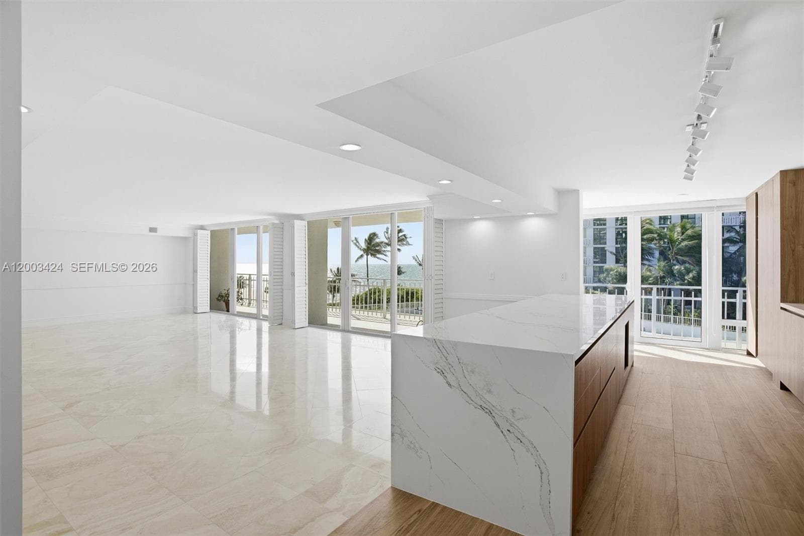 600 Grapetree Dr 4BS photo 10