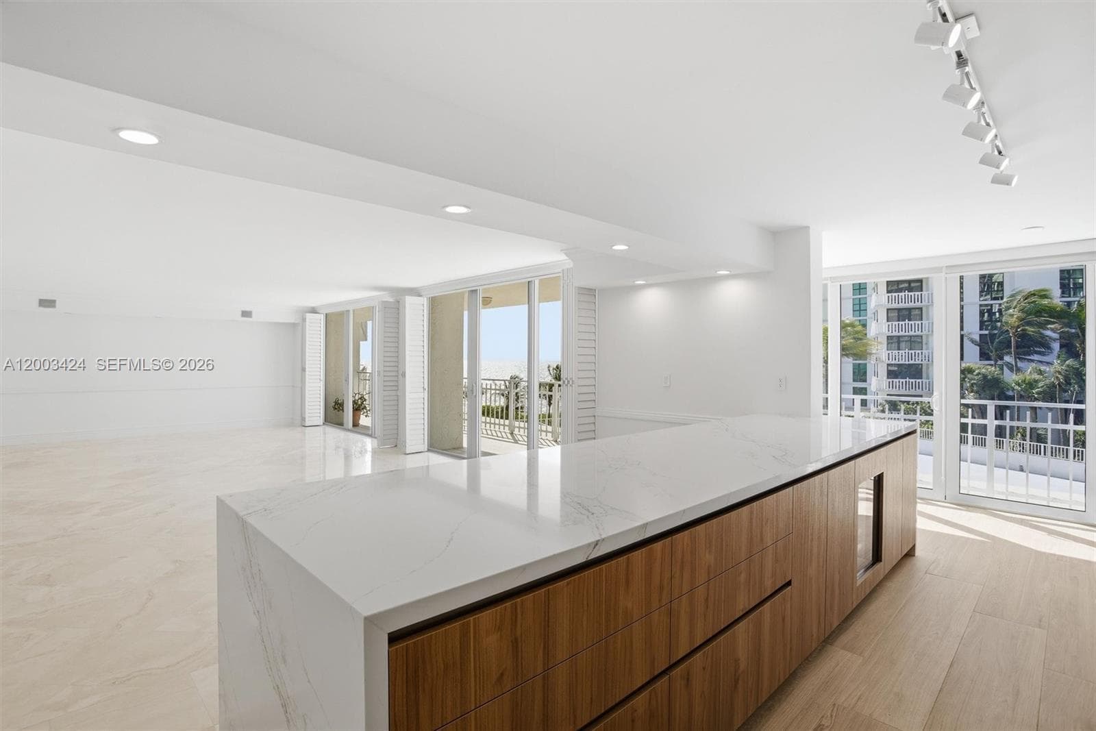 600 Grapetree Dr 4BS photo 14