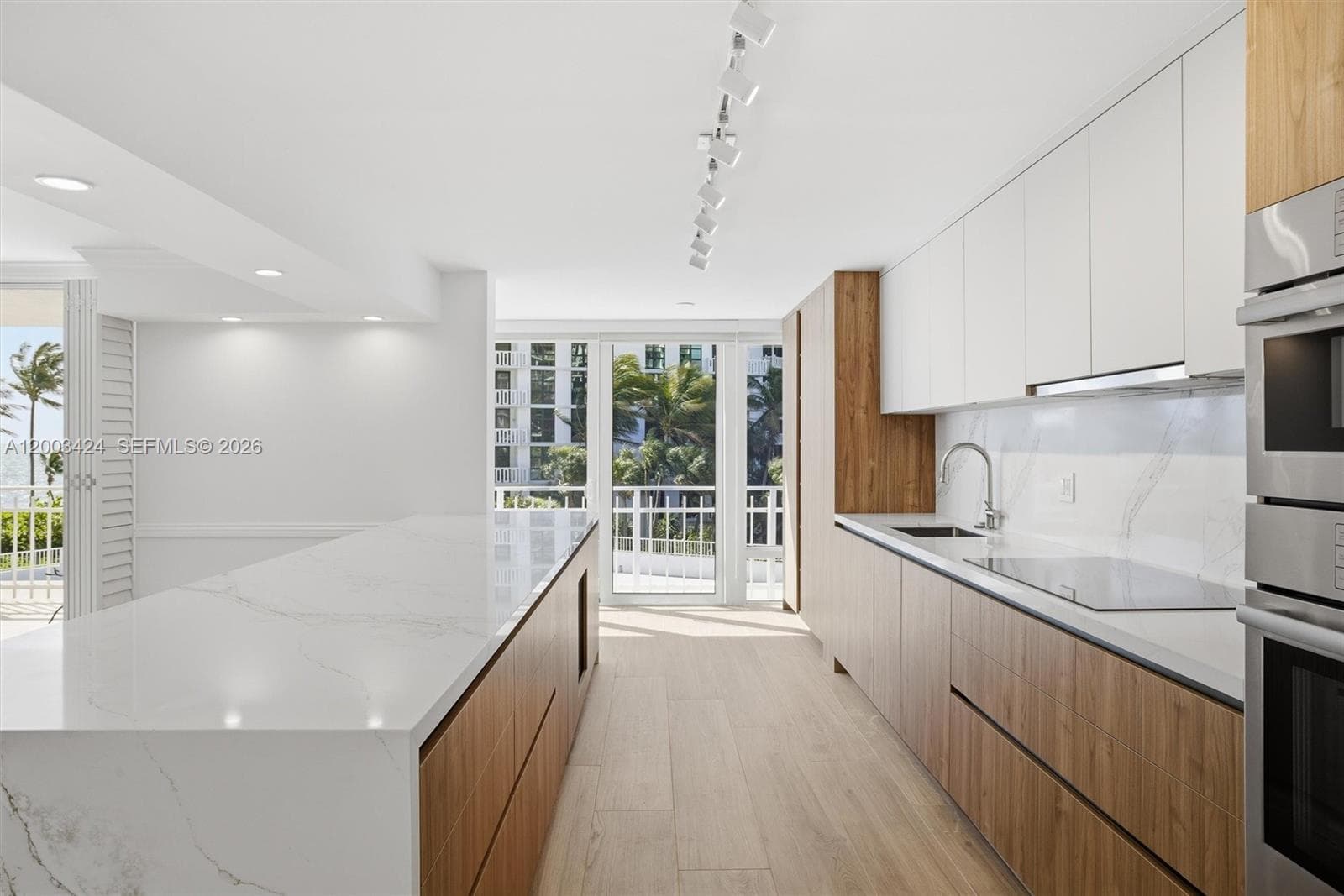 600 Grapetree Dr 4BS photo 4