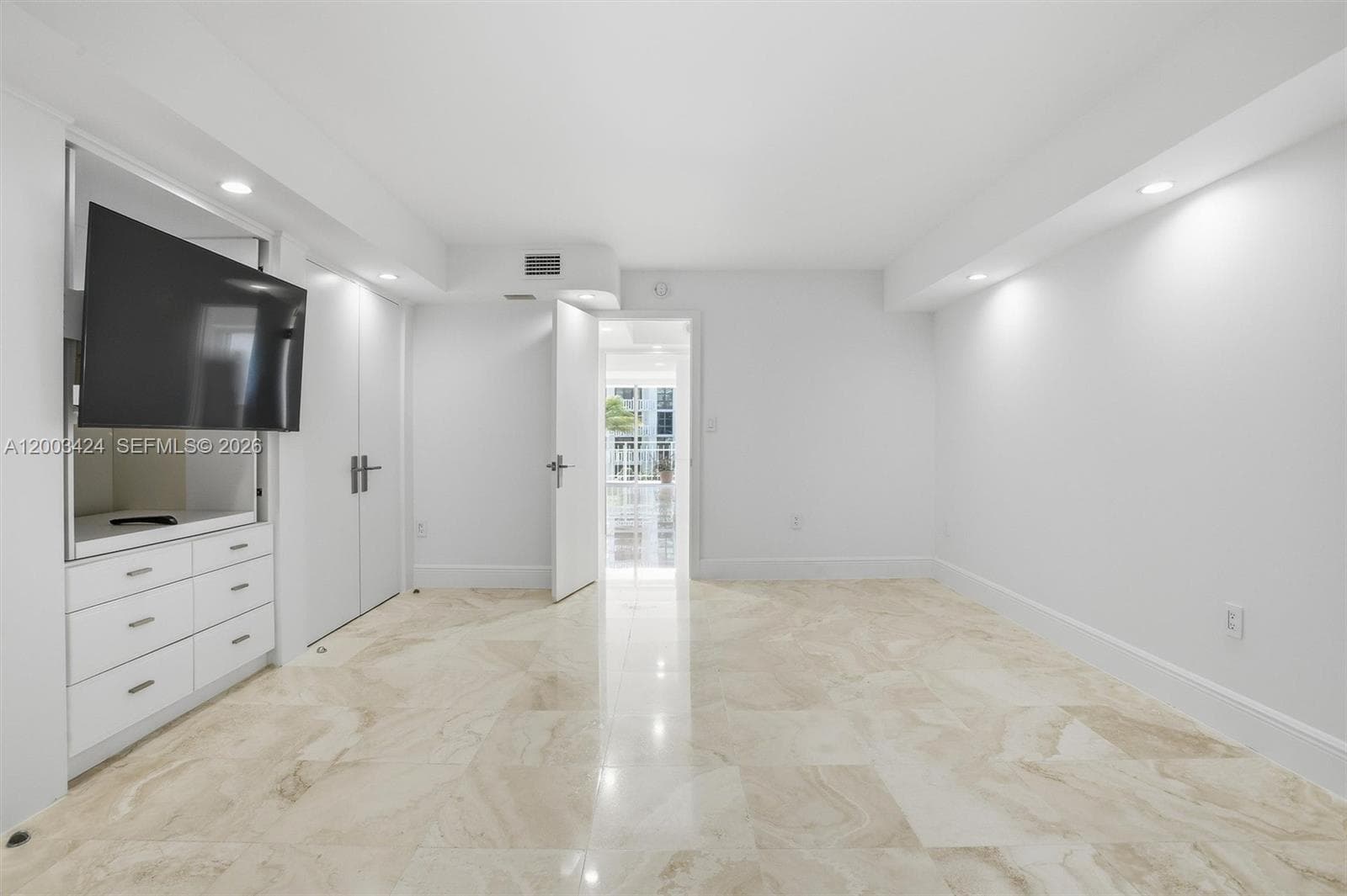 600 Grapetree Dr 4BS photo 25