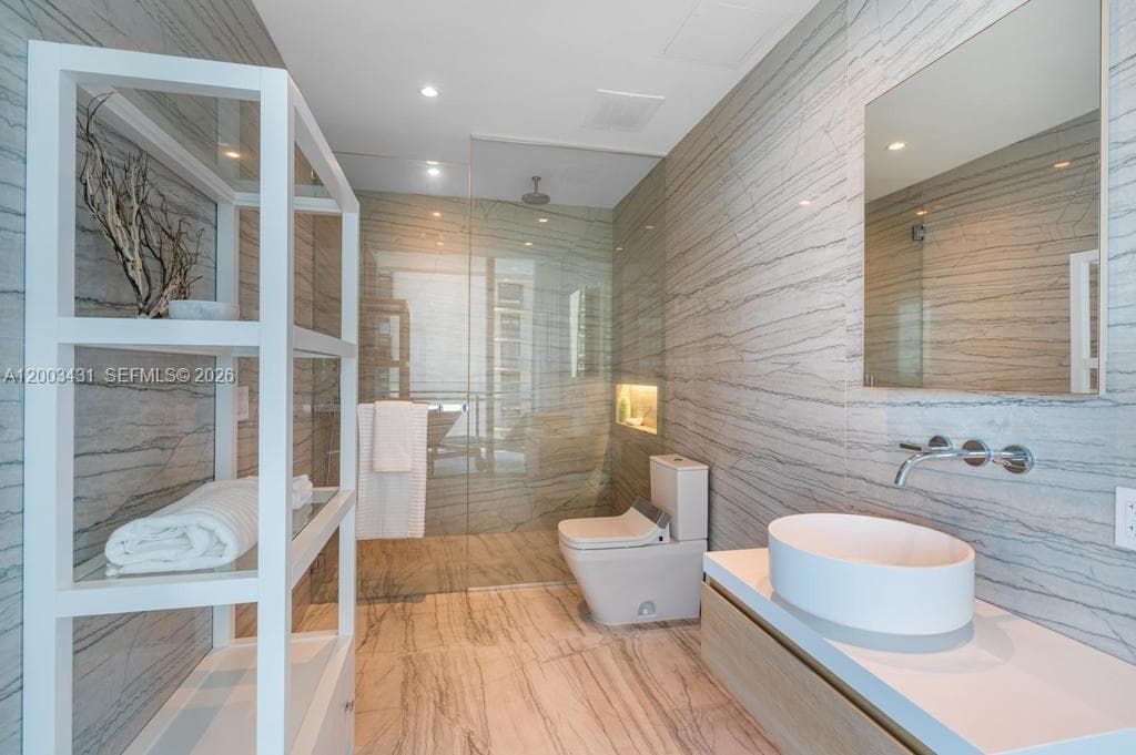 4111 S Ocean Dr 1710 photo 3