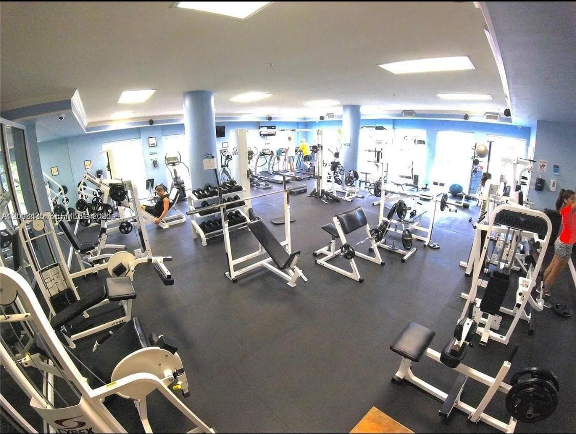 5077 7th St 1107 photo 3