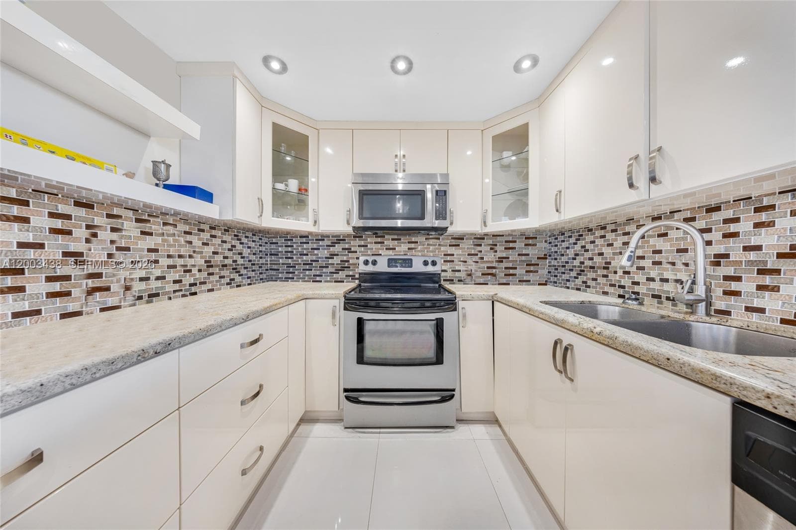 100 Bayview Dr 606 photo 13