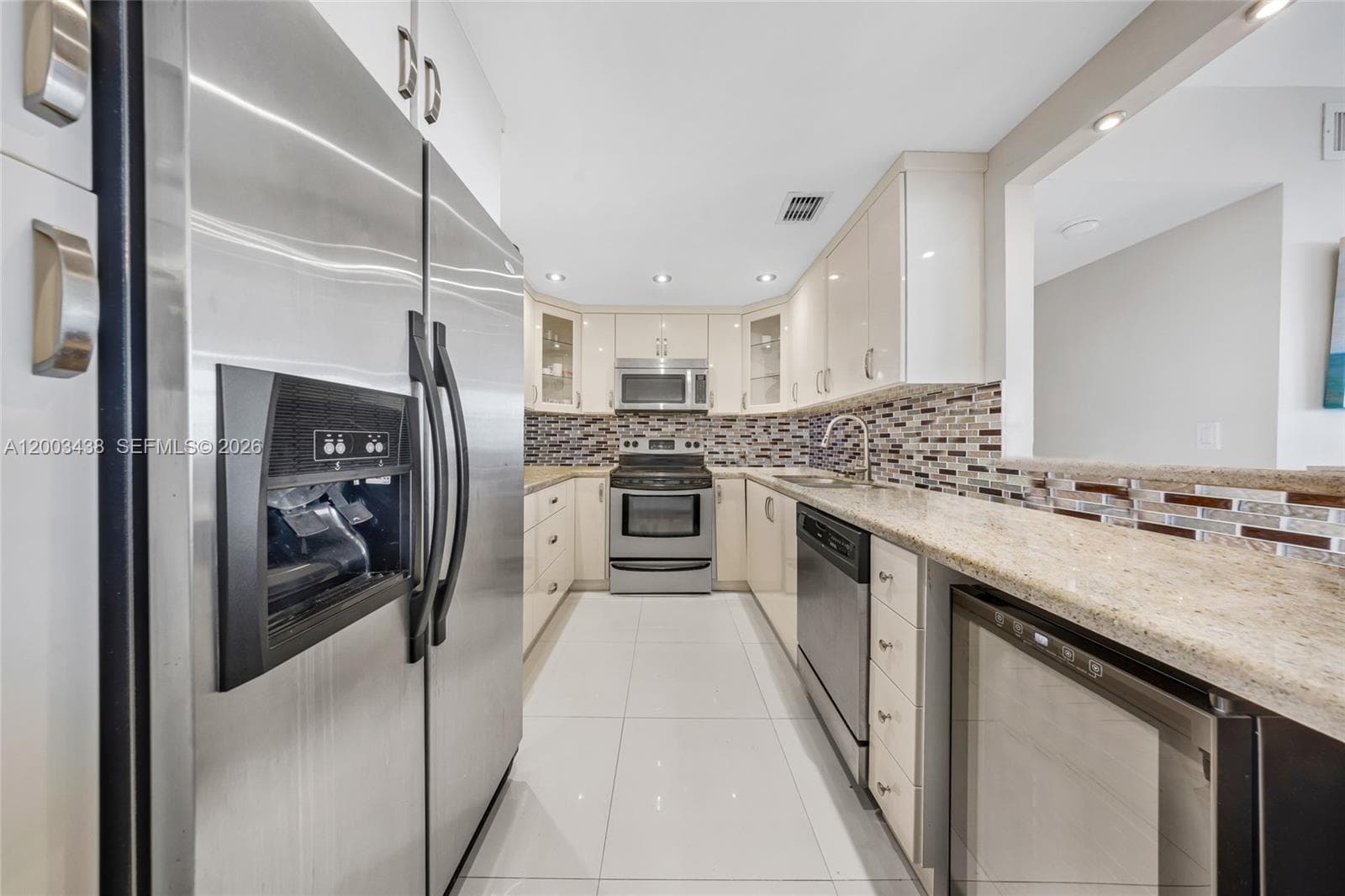 100 Bayview Dr 606 photo 11