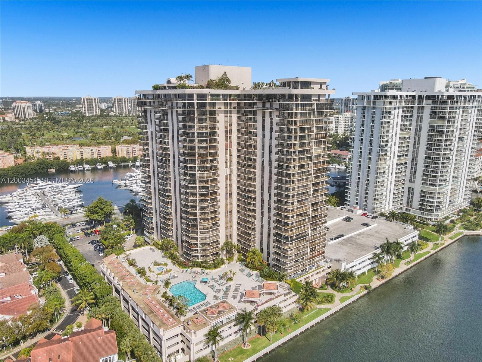 19667 Turnberry Way 9B photo 6