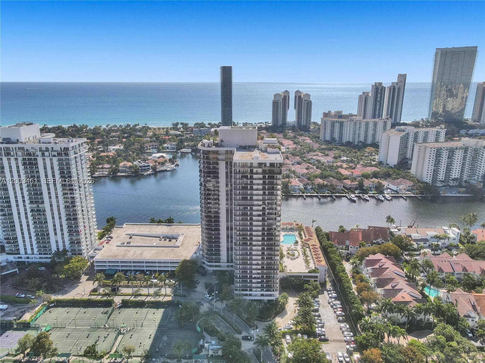 19667 Turnberry Way 9B photo 10