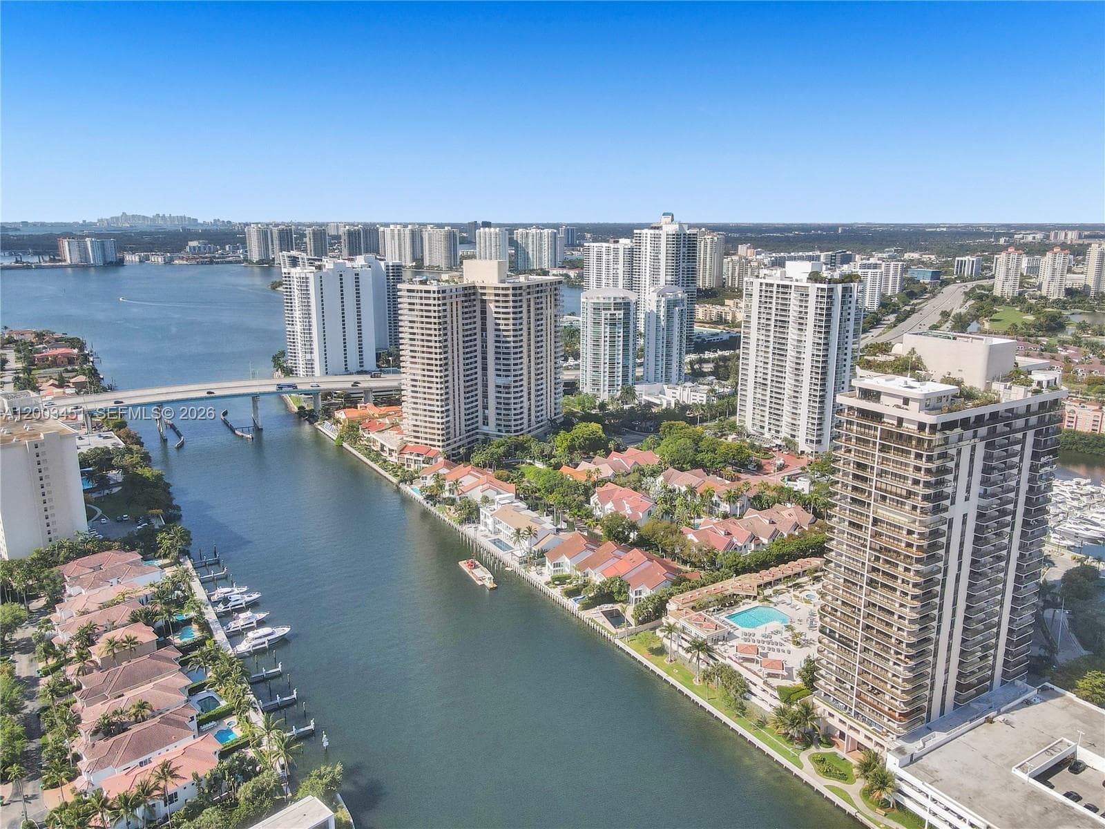 19667 Turnberry Way 9B photo 8