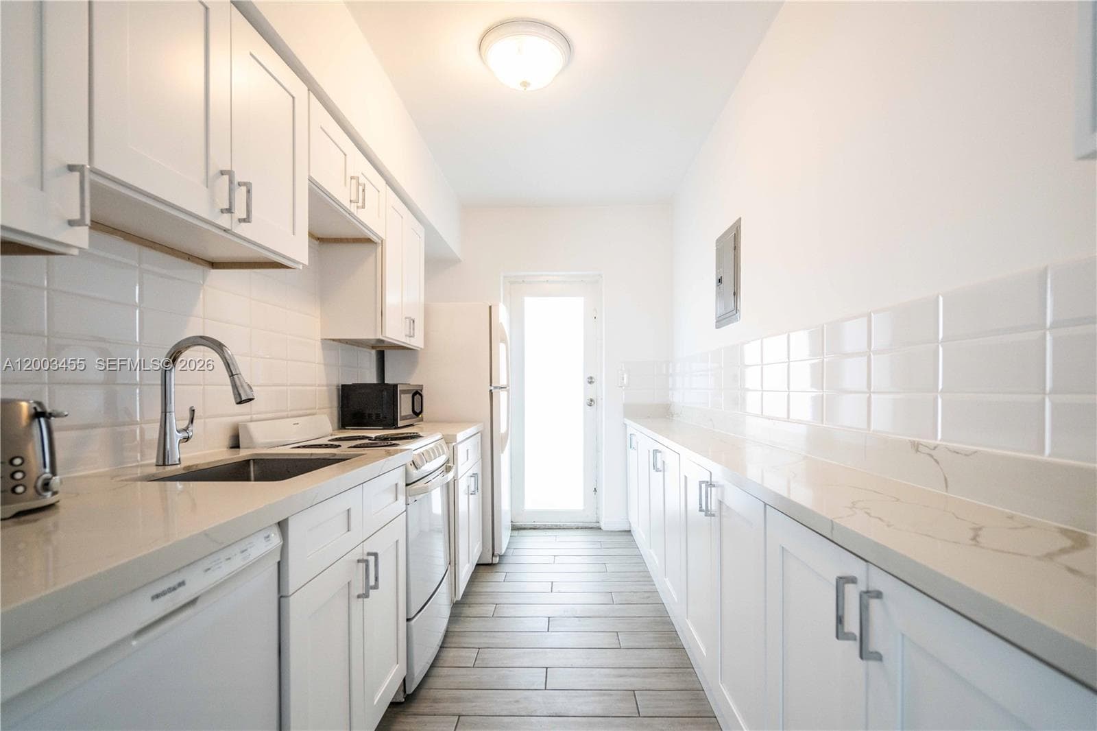 1750 Treasure Dr 7 photo 7