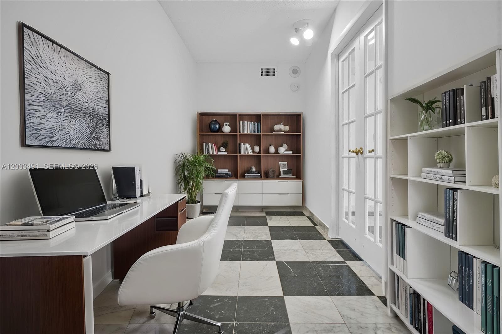 5555 Collins Ave 3C photo 3
