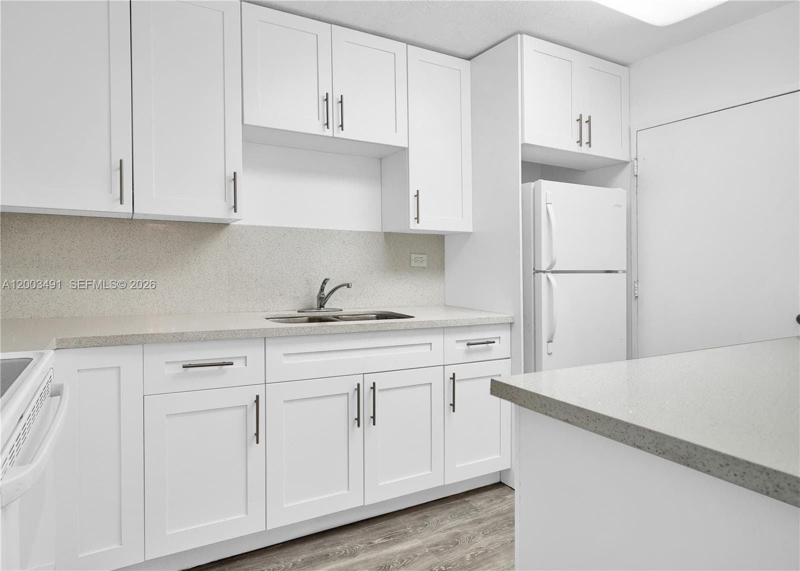 5555 Collins Ave 3C photo 4