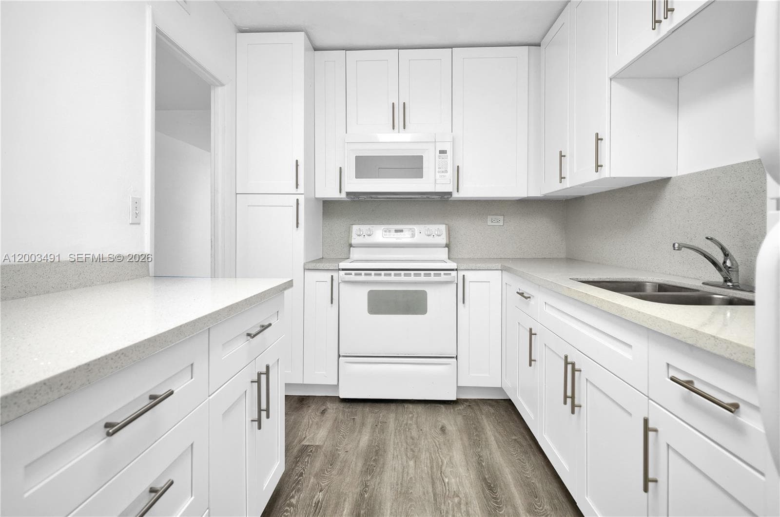 5555 Collins Ave 3C photo 8