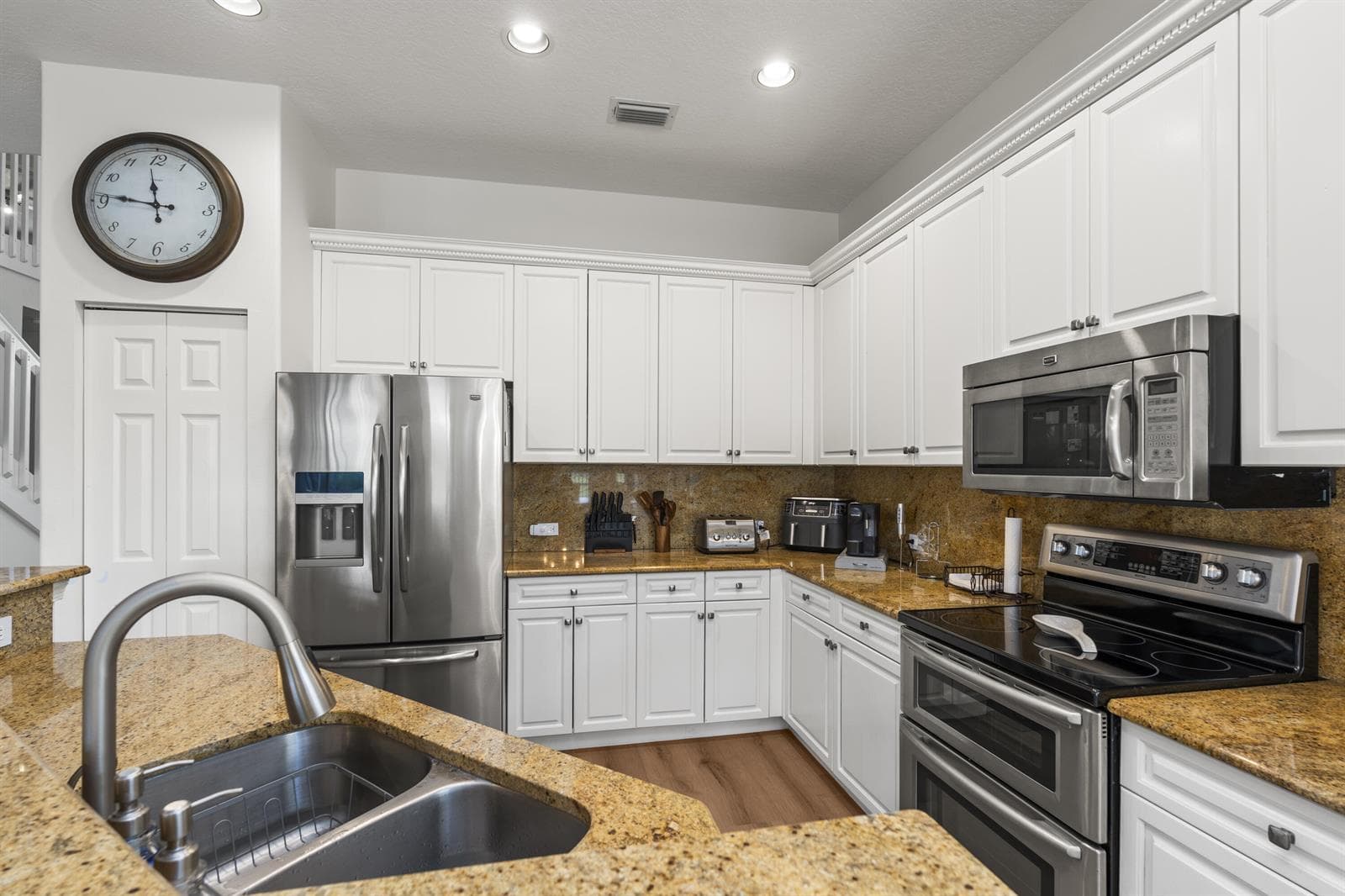 11065 Stone Creek Street photo 2