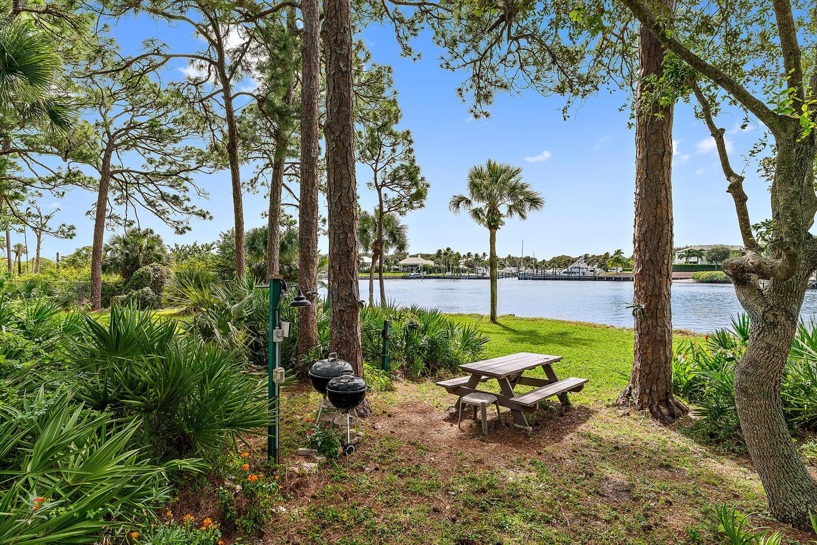 1001 Seafarer Circle 204 photo 6