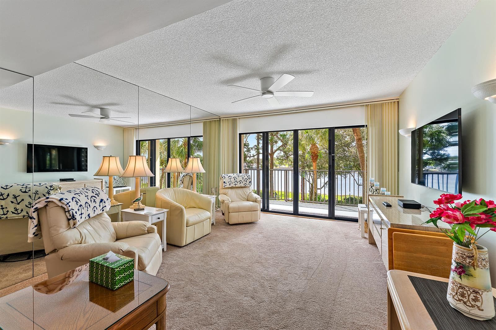 1001 Seafarer Circle 204 photo 17