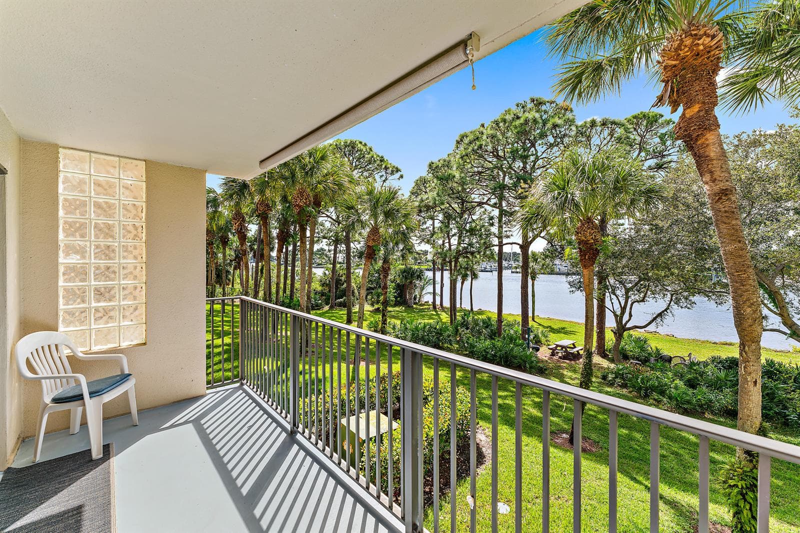 1001 Seafarer Circle 204 photo 22