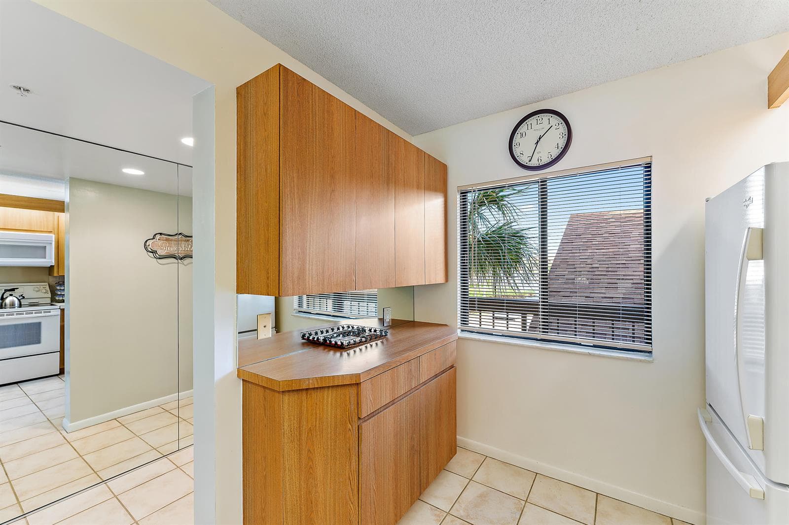 1001 Seafarer Circle 204 photo 11