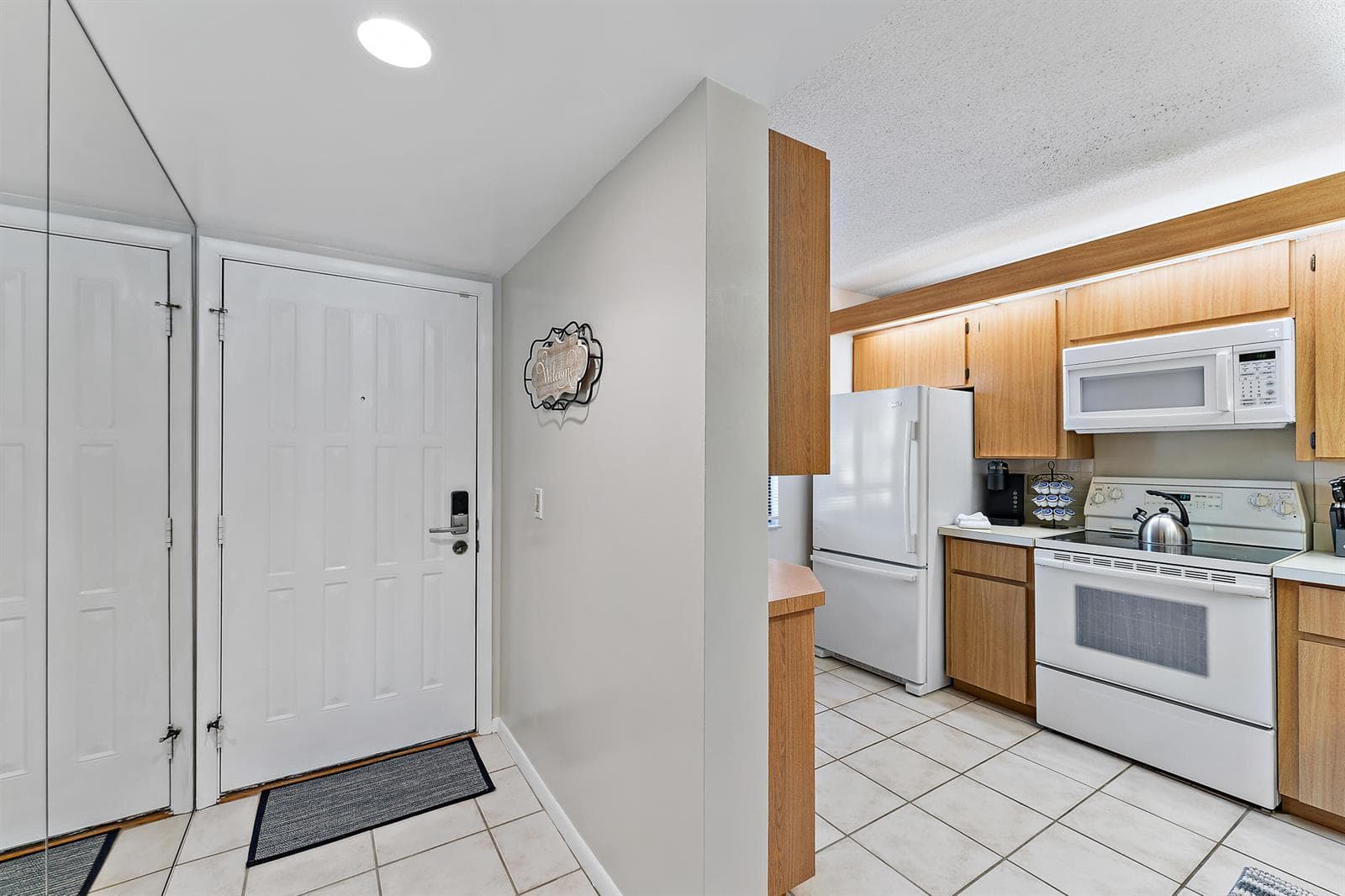 1001 Seafarer Circle 204 photo 8