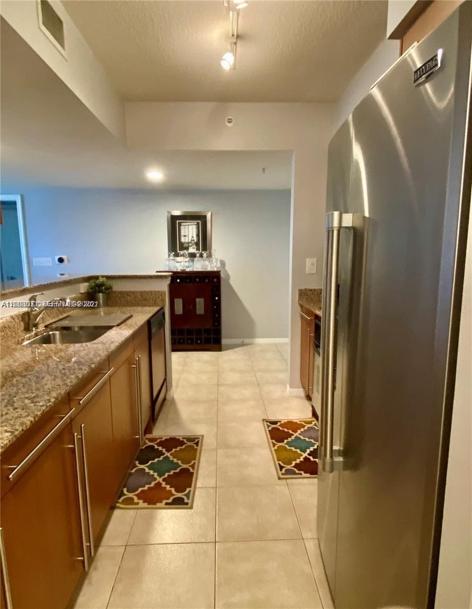 2080 S Ocean Dr 707 photo 10