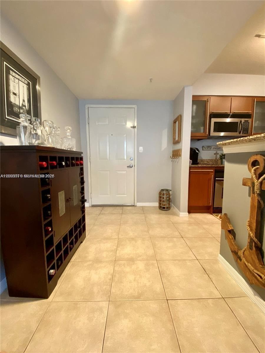 2080 Ocean Dr 707 photo 14