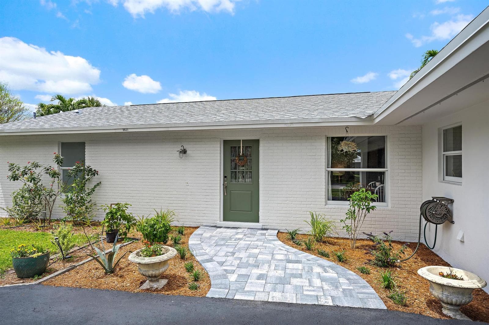9831 Hyacinth Circle S photo 3
