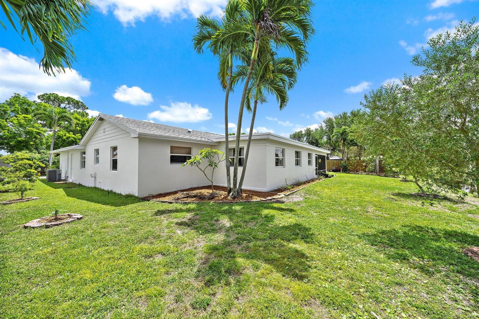 9831 Hyacinth Circle S photo 20