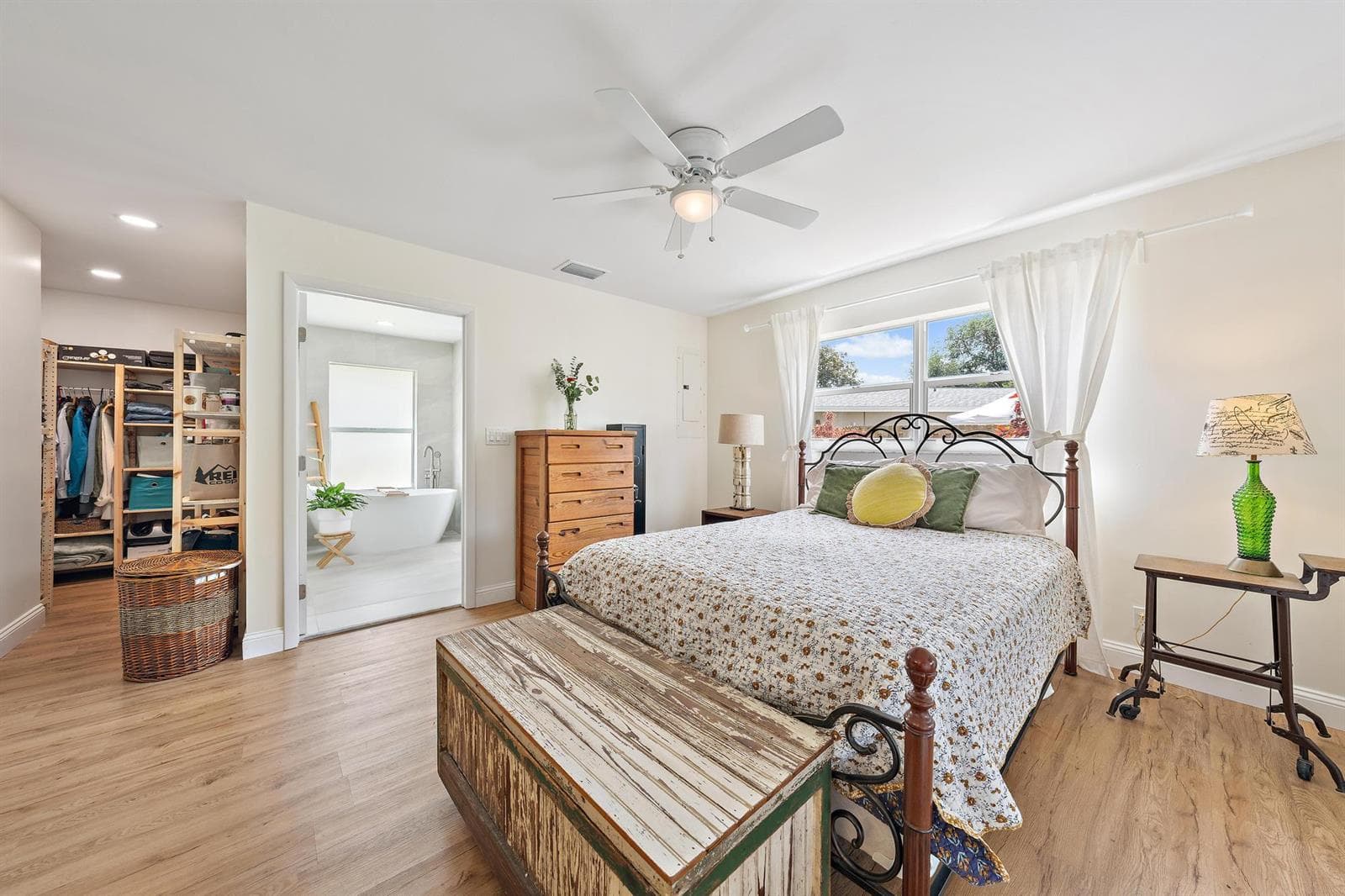 9831 Hyacinth Circle S photo 11