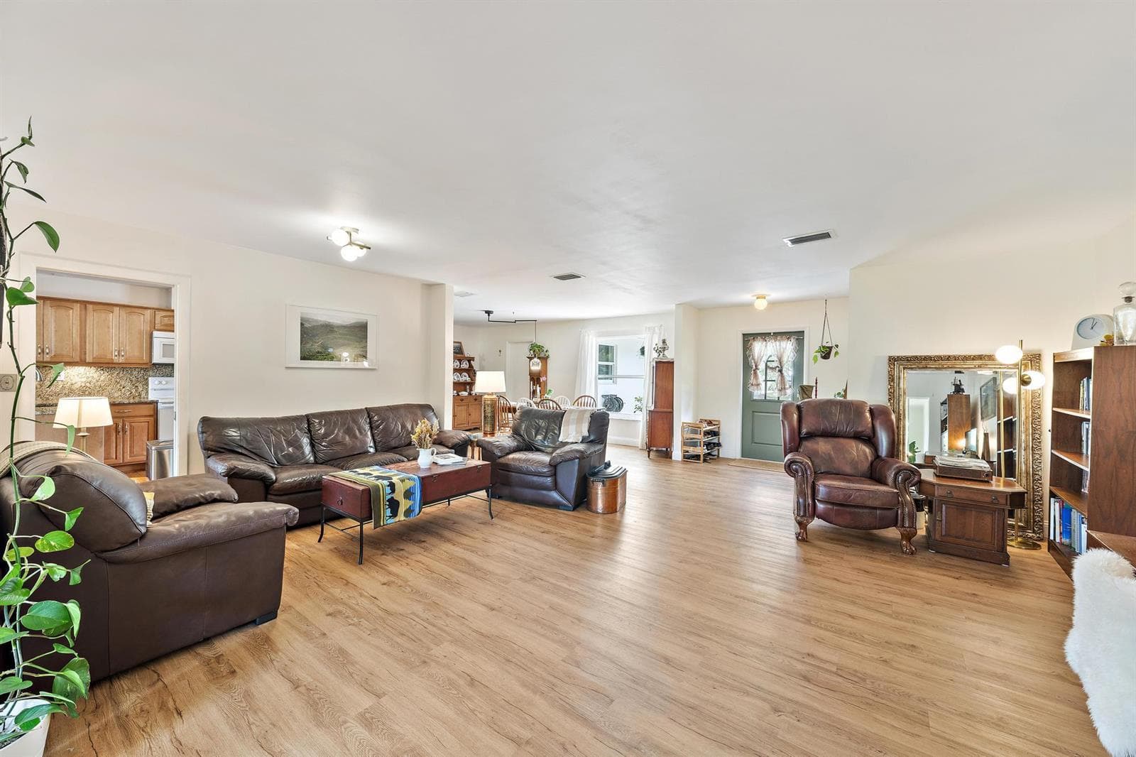 9831 Hyacinth Circle S photo 4