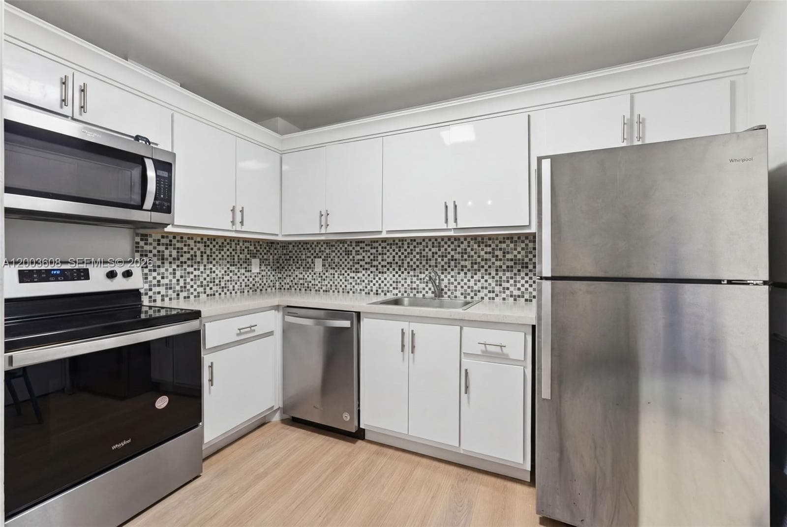 401 Golden Isles Dr 303 photo 5