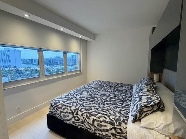 2501 Ocean Dr 833 (AVAILABLE MAY) photo 8