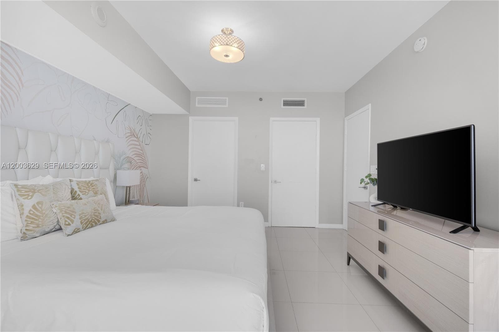 485 Brickell Ave 4501 photo 17