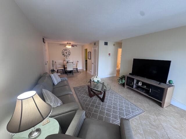 6475 Bay Club Drive 4 photo 4